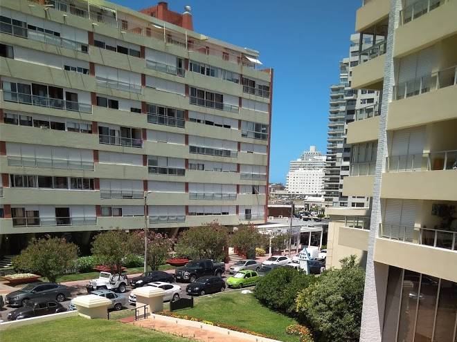 Edificio torre del triangulo