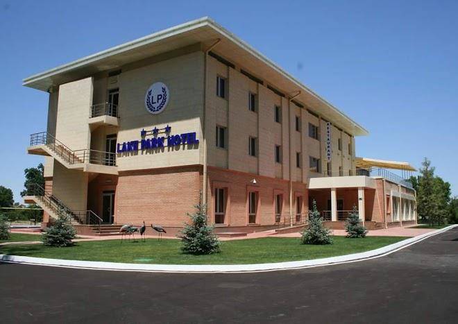 Lake park hotel