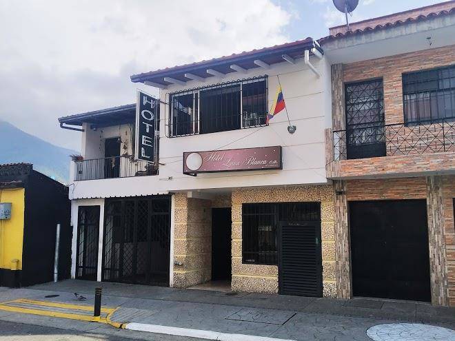 Hotel luna blanca