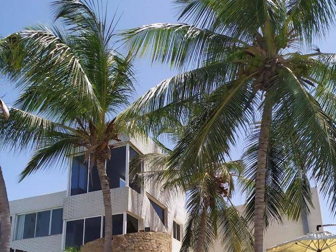 Bakhos suites hotel