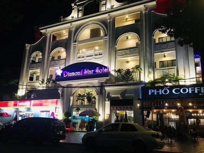 Diamond star hotel