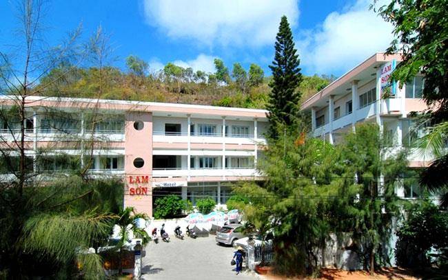 Manning hotel & bar redparrot