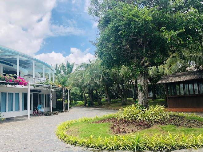 Carmelina beach resort