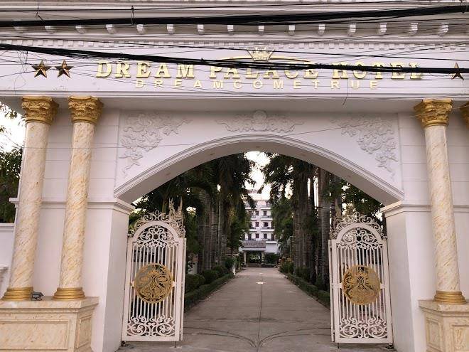Dream palace hotel