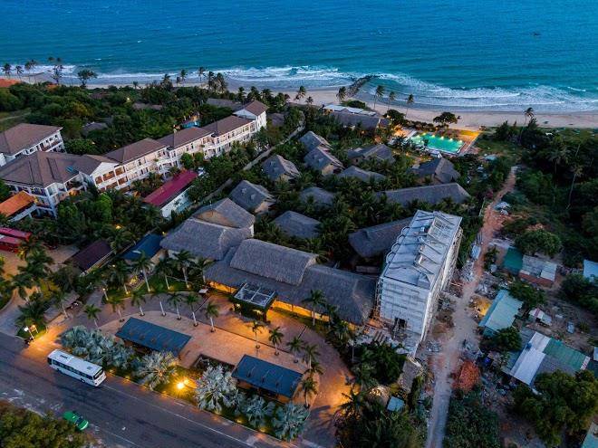 Aroma beach resort & spa