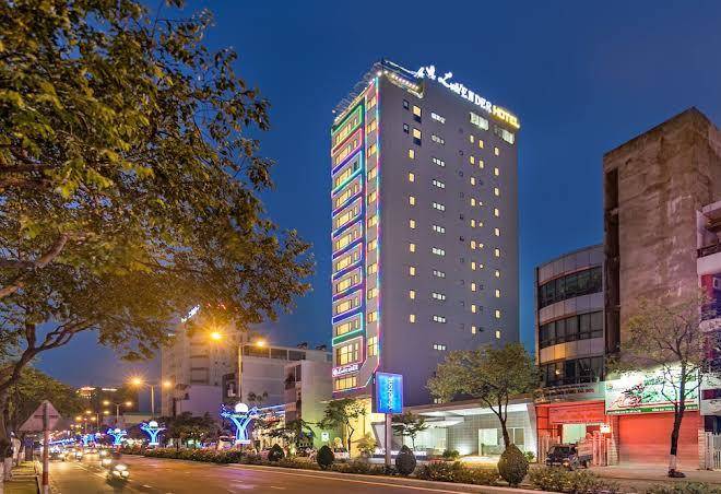 Lavender riverside hotel