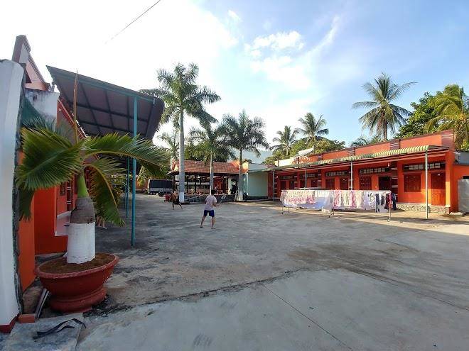 Hotels ha thi