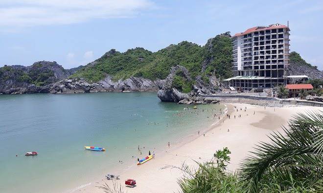 Cat co 1 beach