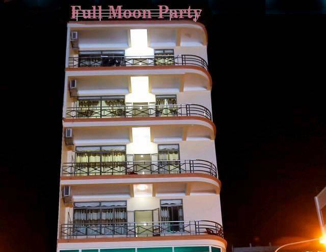 Full moon party tour