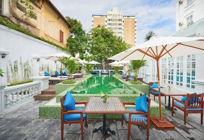 Manoir des arts hotel
