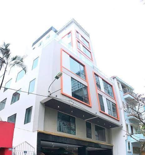 Hotel 1 2 3 hanoi linh lang