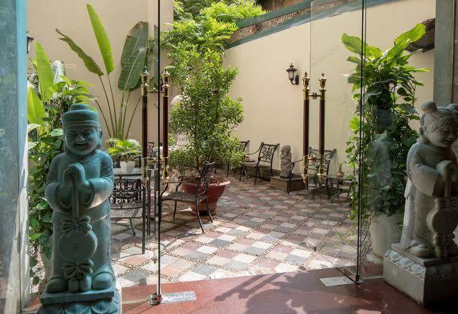 Flower garden hotel