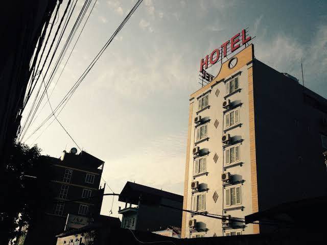 Airport view hotel