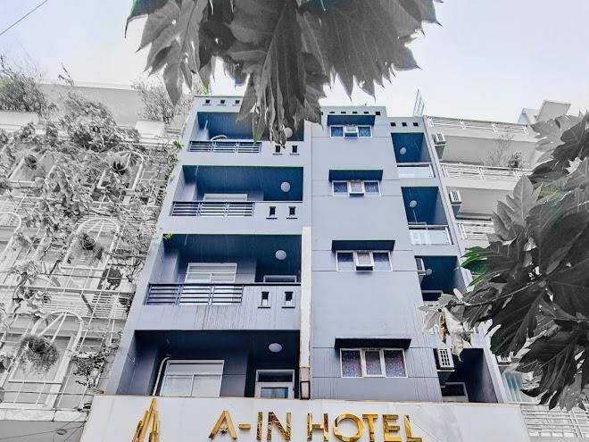 A in hotel glamour