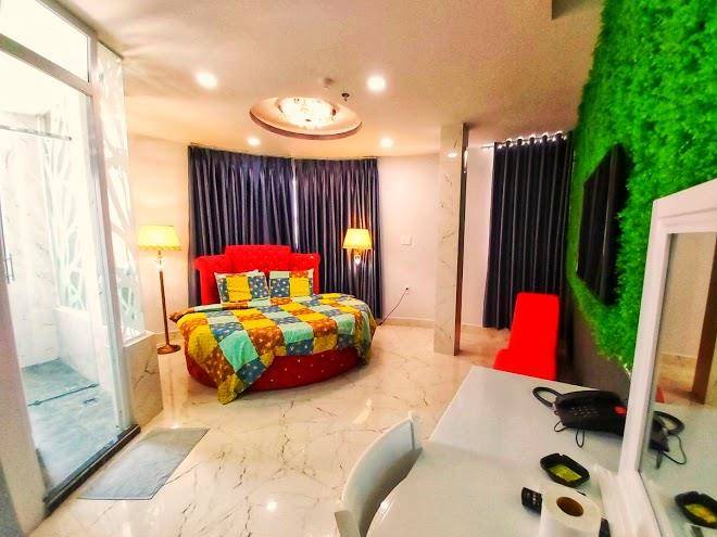 Elly hotel