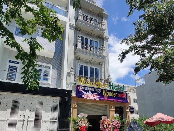 Wonder hotel