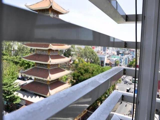 Nha dam hotel