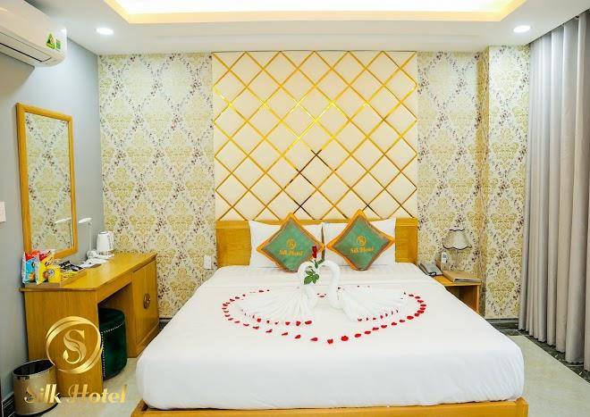 Silk hotel