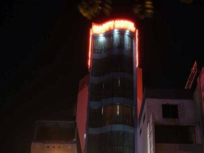 Happy hotel i