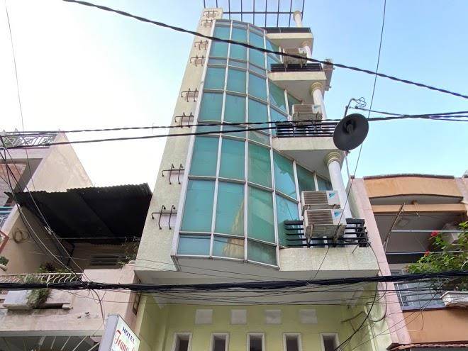 Hotel trang ly