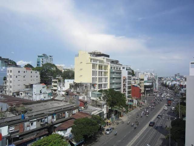 Khach sn tan hoang long