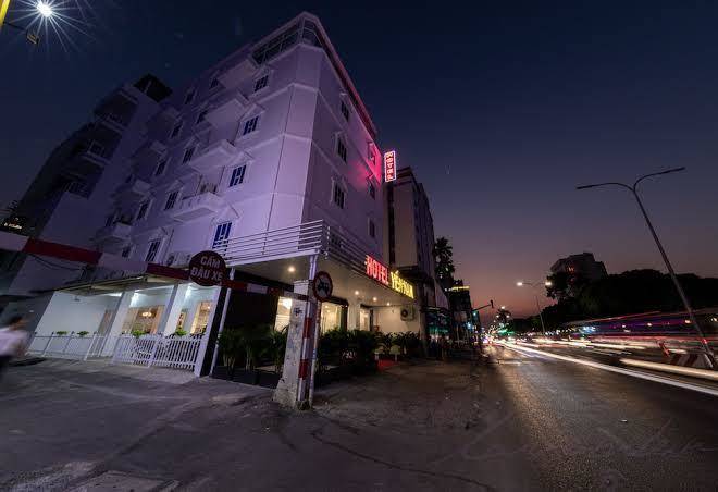 Yen nam hotel hoang van thu