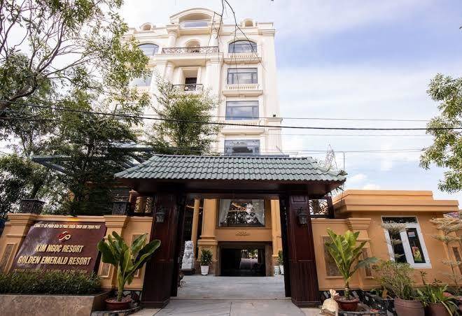 Golden emerald resort
