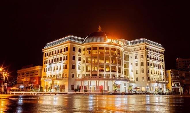Grand hotel diamond palace