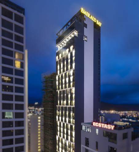 Emerald Bay Hotel Image