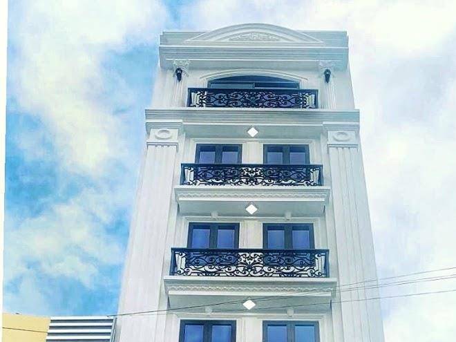 Michael hotel maic