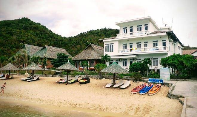 Thelight coral island resort