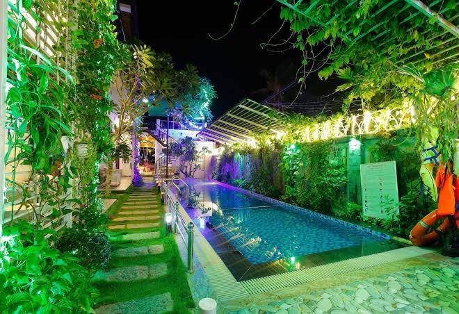 Blue dragon hotel