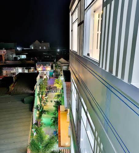 Halona hotel