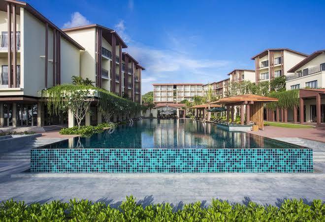 Dusit Princess Moonrise beach resort