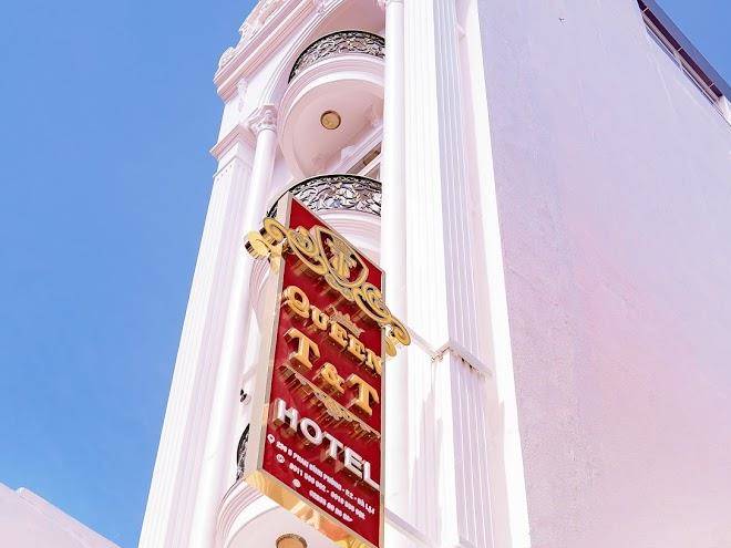 Queen t&t hotel