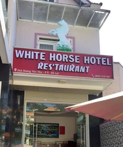 White horse hotel