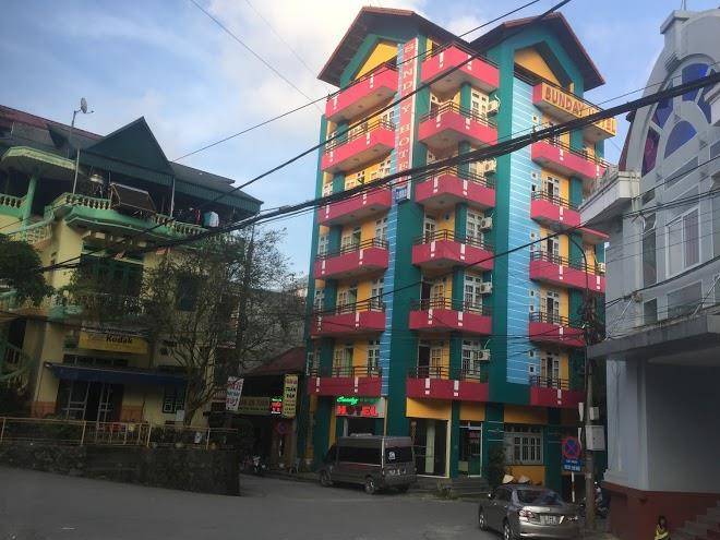 Sunday hotel