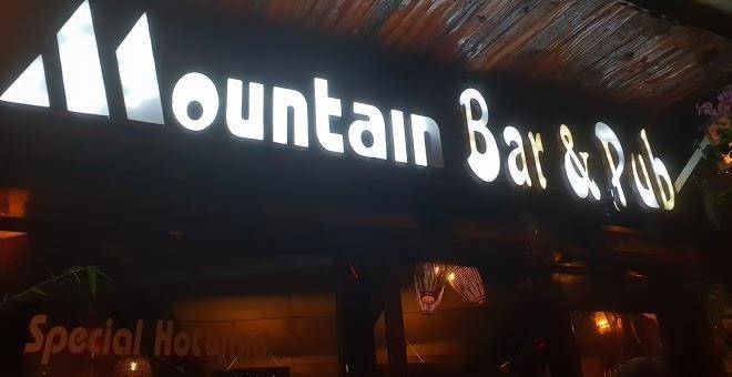 Mountain bar & pub