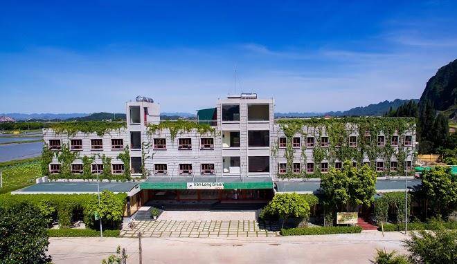 Van long green hotel