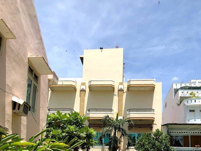 Khach sn qunh hoa