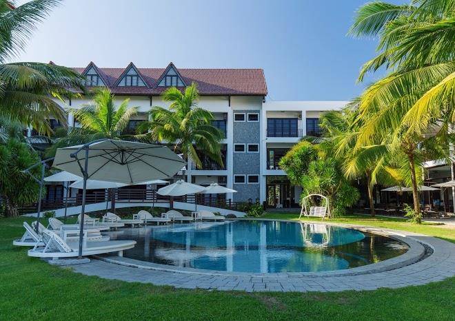 River beach resort & residences