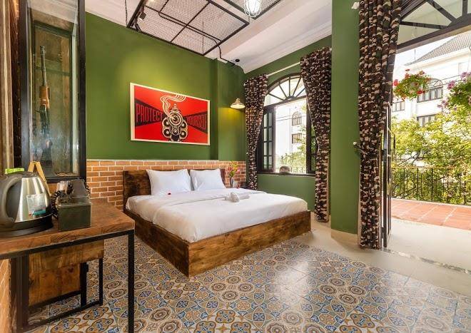 War and peace homestay