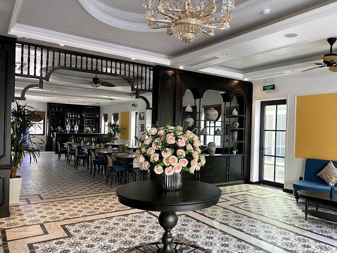 Essence hotel h long