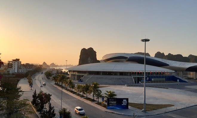 H Long Beach Hotel Image