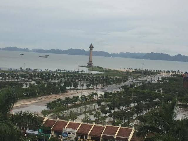 Padama hotel h long