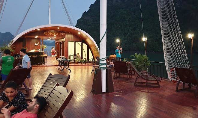 Sena Cruises Wonder On Lan Ha Bay Image