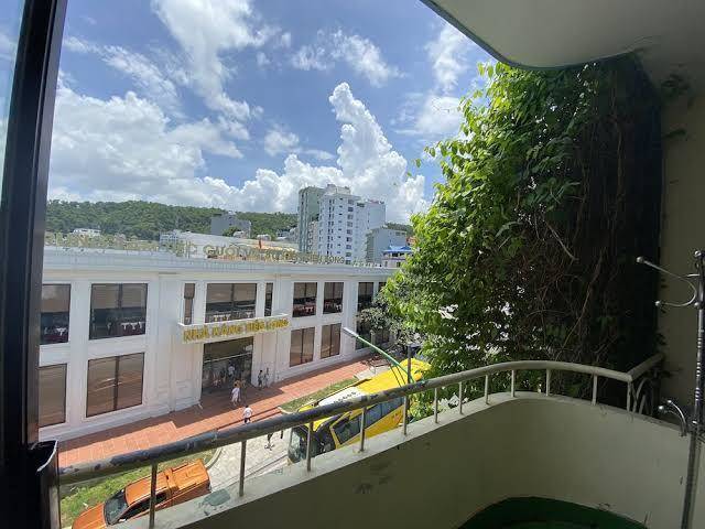 Viet nhat halong hotel