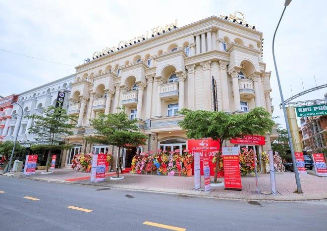 Golden central hotel