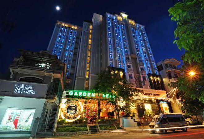 Hotel romance