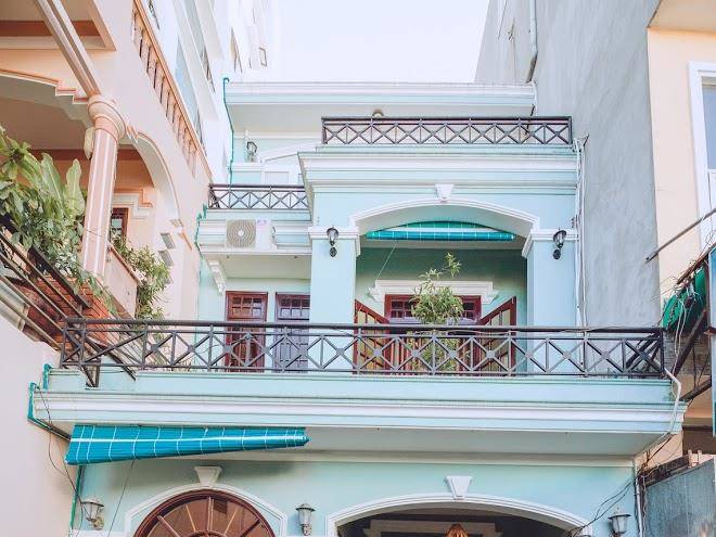Purple hue bnb
